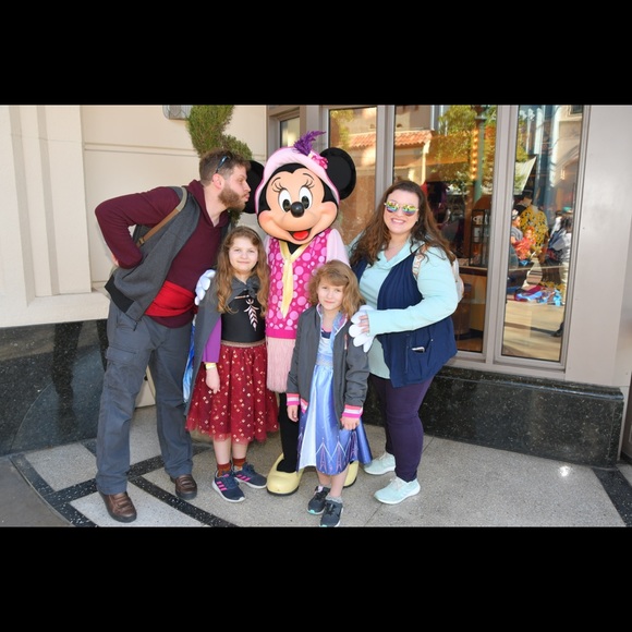 Meet your Posher, Rachel - Picture 3 of 5